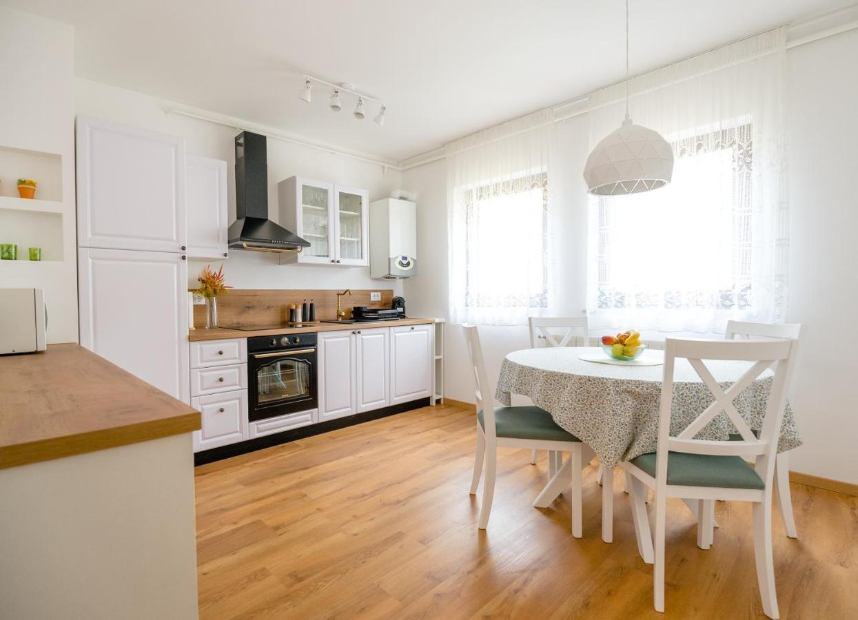 Tonka Apartment Pula Eksteriør billede